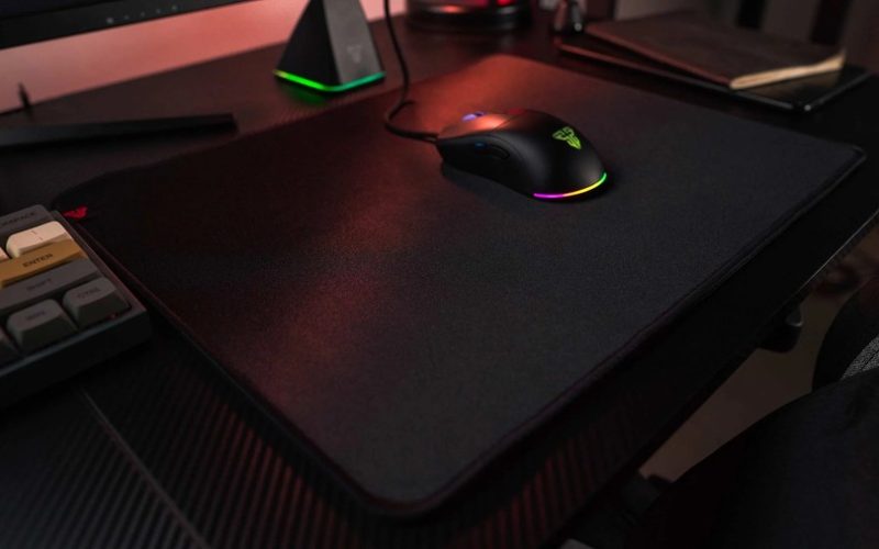 Choosing the Right Mousepad: Size, Surface, and Features That Matter