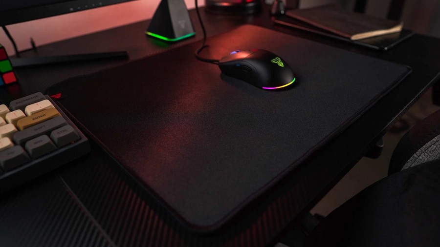 Choosing the Right Mousepad: Size, Surface, and Features That Matter