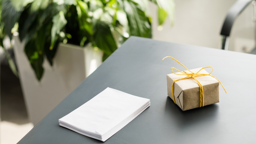 Why Company Gifting Helps in Building Business Relationships?